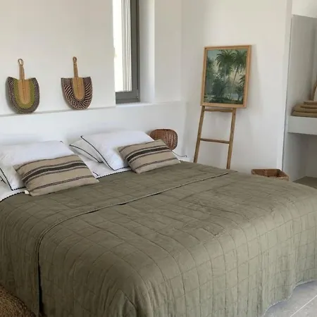 Lemoni - Walk To The Santa Maria (Paros)